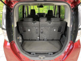 普段のお買い物や通勤、送迎等に十分な荷室スペースを確保しております。セカンドシートを倒すと、大きな荷物の積載も可能です♪