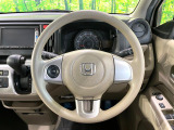 インテリアに合わせたデザインのステアリングは、運転される方のことも考え、運転しやすい形状、大きさです。是非一度、実際に触ってお確かめください。