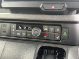 運転席助手席シートヒーター、オートエアオン、USBジャック