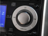【CDチューナー】パネル前面にAUX端子を搭載。シンプルな操作性が魅力のCDチューナー。