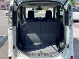 普段のお買い物や通勤、送迎等に十分な荷室スペースを確保しております。セカンドシートを倒すと、大きな荷物の積載も可能です♪