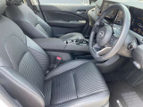室内はしっかりとクリーニングしています☆引き締まったブラックの内装です♪