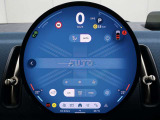 エアコンも画面から、温度、風向き、風量が変更できます。緊急性が高いデフロスター(曇り止め)ボタンは物理スイッチで残っております。