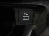 便利な充電用USBジャックも付いています☆周辺機器の充電にご利用頂けます☆