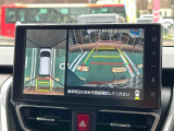パノラマモニター対応純正ナビ装着用アップグレードパックは車両の前後左右に搭載した4つのカメラにより、クルマを真上から見ているような映像を表示。運転席から確認しにくい車両周囲の状況を把握できます。