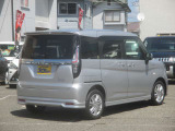 カーマックスは安心の自社認証工場、自社鈑金工場完備しております。お客様をトータルサポート致します。 ご購入後のアフターもお任せください。