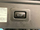 【パワーバックドア】ワンタッチでバックドアが開き、閉める場合もワンタッチで操作可能で便利性UPです☆運転席からも、スマートキーからの操作も可能です♪