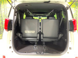 普段のお買い物や通勤、送迎等に十分な荷室スペースを確保しております。セカンドシートを倒すと、大きな荷物の積載も可能です♪