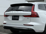 ◆バック/万が一を考え、安全性を重視する方に選ばれているVOLVO車。ドアを開閉するとその重み・厚みに驚くはず