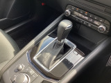 アクセルペダルを踏み込む量や速さに応じて変速パターンをし、人馬一体の運転感覚を発揮してくれる6速オートマ!
