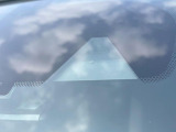 【インテリジェントエマージェンシーブレーキ】フロントカメラで前方の車両や歩行者を検知。衝突しそうな時は衝突被害軽減ブレーキが作動、衝突回避をサポート。より安全にドライブをお楽しみいただけます。