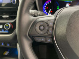 運転中、オーディオの操作をしてて、ハッとしたことはありませんか?ステアリングスイッチは、運転中でもハンドルでオーディオの操作が可能です。安全なドライブをサポートします。