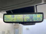 【デジタルインナーミラー】後席の大きな荷物や同乗者で後方が確認しづらい時でも安心!カメラが撮影した車両後方の映像をルームミラー内に表示。クリアな視界で状況の確認が可能です!