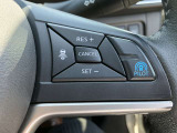 ハンドルの右側にはプロパイロットシステムのスイッチが付いているので、高速道路の運転が楽になりますよ!左側のオーディオ操作のスイッチにて音量調整等をナビを直接触ることなく操作ができます。