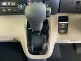 発進時から滑らかに加速する無段階変速のCVTはストップ&ゴーの多い街の中も快適です