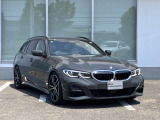 BMW Card (Visa)とBMW Diners Cardの2種類をご用意しております。充実のポイントプログラムや多様なサービスの他にカード契約期間中はBMWエマージェンシー・サービスが24時間365日ご利用いただけます。