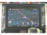 純正ナビを装備。タッチパネル式で使いやすく、お出かけもラクラクです。