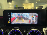 バックカメラにより駐車時の後方確認も楽にできます。