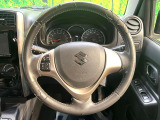 【純正革巻きステアリング】上質な革を使用することで、手にしっかり馴染みとても運転しやすいハンドルです♪