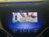 バックカメラにより駐車時の後方確認も楽にできます。