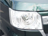 【ヘッドライト】省電力で長寿命の明るく運転しやすいLEDヘッドランプです。明るく照らすので暗い夜道からお客様を守ってくれます。
