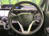 【純正革巻きステアリング】上質な革を使用することで、手にしっかり馴染みとても運転しやすいハンドルです♪