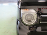 LEDヘッドライトは、点灯の瞬間から光量を発揮し、突然暗くなるトンネルなどでの安定感を高めます。