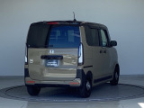 バックカメラが付いているのでバックでの車庫入れも安心です。