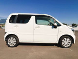 お客様のご予算帯に合わせたお車を常時100台以上取り揃えています!当社のスタッフがお客様のお車選びをしっかりサポートしご提案させていただきます!