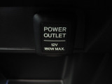12V電源ソケットを設置しております。周辺機器の充電にご利用頂けます。