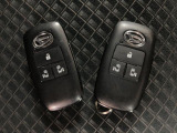 電子カードキーを携帯していれば、ドアハンドルやバックドアのリクエストスイッチを押すだけでドアの施錠・解錠が出来ます♪もちろん 遠隔操作も可能です!盗難防止のイモビライザー機能装備ですよ ☆