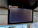 【フリップダウンモニター】付き☆後部座席に座りながら大画面でTVやDVDをお楽しみいただけます♪