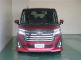 明度の高いLEDヘッドライトで、夜間の運転も安心です。