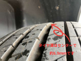 タイヤ溝はセンターで6.9mmです(新品約8mm)
