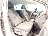 楽な姿勢で座ることが出来るので長時間の運転でも疲れにくいですし体もぶれにくいですよ。