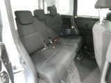 気になる汚れは「まるまるクリン」で解消! 当社の中古車はシートを外して隅々までキレイにクリーニングしてあります。