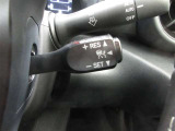 高速道路をアクセル操作なしで快適に走行できる、クルーズコントロールです。