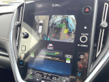【マルチテレインモニター】車のフロントやサイドのカメラ画像を同時にモニター表示することで、悪路や狭い道を走行時でも周囲の状況確認ができ安心!本格SUVにうれしい装備です♪