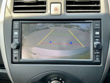 バックカメラは車の後方をカメラで映しだして障害物や人を確認、周りの状況を確認しながら安全に駐車できる便利な装備になります。