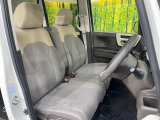 運転席シート廻りは使用感も少なく、良好な状態となっています。前オーナー様が丁寧に使っていたことがよくわかりますね。