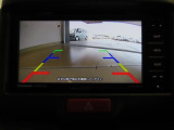 バックカメラが付いているので後方確認が非常にしやすいです。今や運転初心者も熟練者も必須装備!ついていて損はないですね♪
