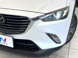 【LEDヘッドライト】悪天候や夜間走行時も良好な視界を確保し安心して運転できる高輝度LEDヘッドライトを装備!点灯速度が早く、消費電力も抑えられています。