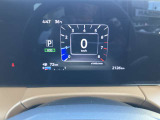 メーター内のディスプレイには運転をサポートするさまざまな情報を表示。
