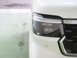 LEDヘッドライトは、点灯の瞬間から光量を発揮し、突然暗くなるトンネルなどでの安定感を高めます。