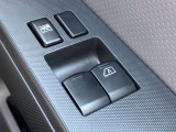 前席パワーウィンドウとなっています。運転席はオートになっているのでワンタッチ開閉することが出来ます。