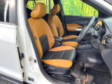 運転席シート廻りは使用感も少なく、良好な状態となっています。前オーナー様が丁寧に使っていたことがよくわかりますね。