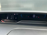 スピードメーターの横には車両の状態や設定を変更できるディスプレイが付いています!エコドライブの目安や、水温、セーフティシールドの状態、瞬間燃費、平均燃費、航続可能距離などたくさんご確認可能です!