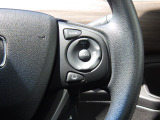 Hondaセンシングの機能のひとつ、アダプティブクルーズコントロール付!アクセルから足を離しても設定したスピードと前車との車間を保ち走行してくれます!車線維持もアシスト☆高速道路で疲労軽減ですね☆