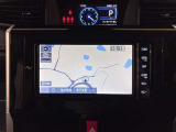 純正ナビが付いています。タッチパネル式で使いやすく、Bluetooth機能も搭載しており運転中もとても楽しくドライブできます。