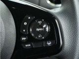 ◆アダプティブクルーズコントロール◆予め設定した車速内でクルマが自動的に加減速。前走車との適切な車間距離を維持しながら追従走行します。【LKAS】車線維持支援システムでステアリング操作を支援。